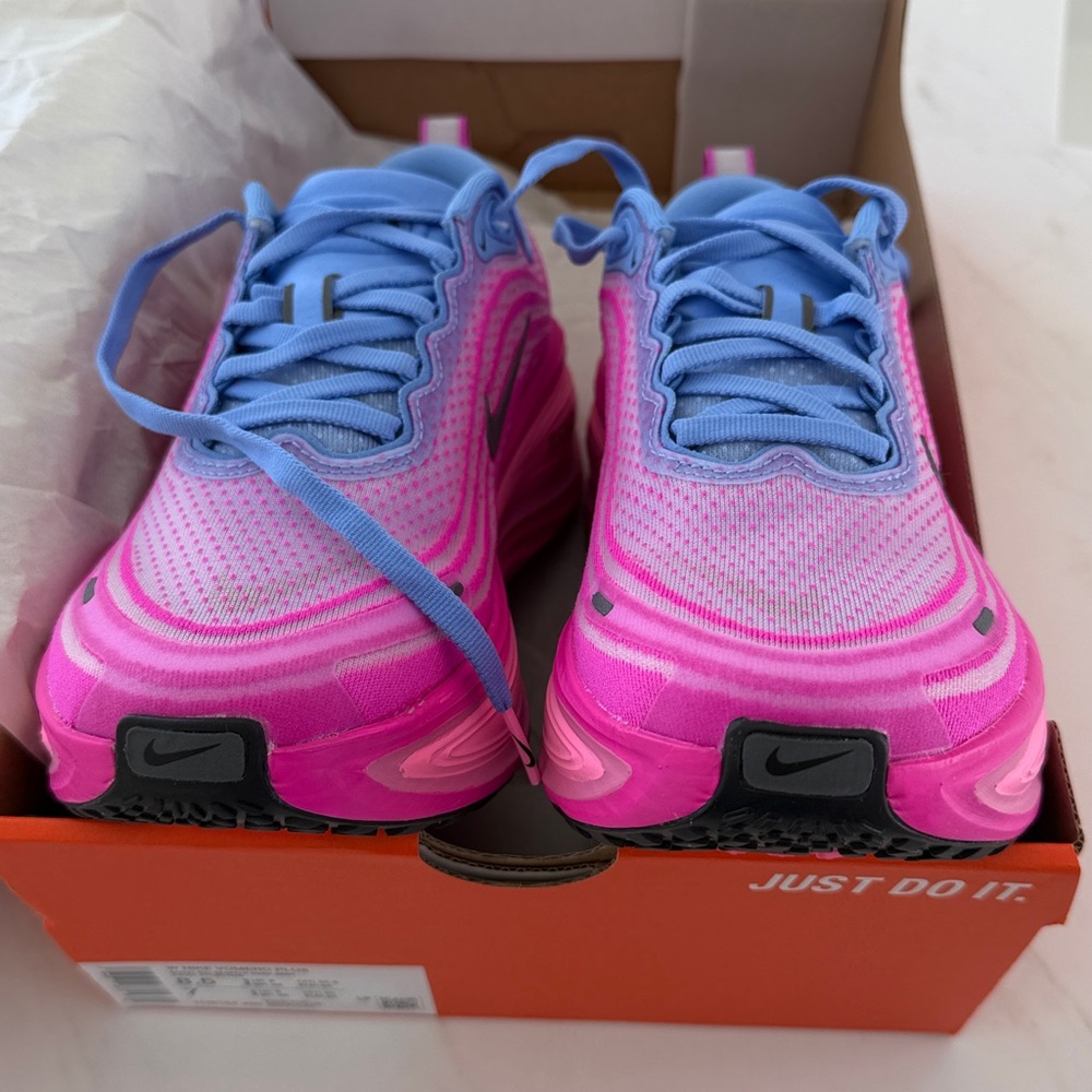 Nike Wmns Vomero Plus 'Royal Pulse Fire Pink' - Picture 6 of 7